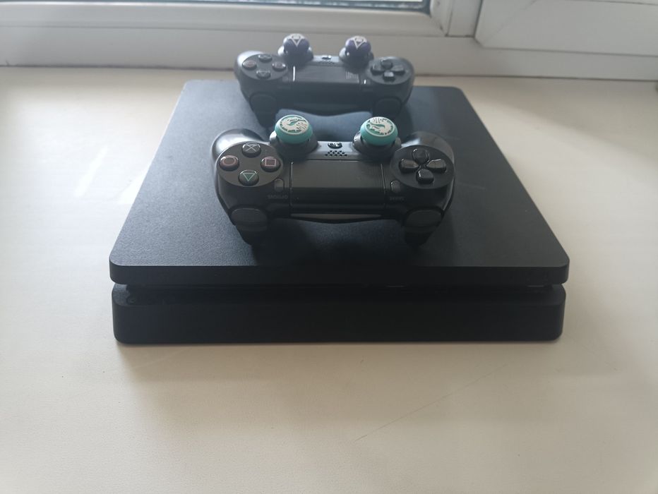Продам PS4 Slim, 500GB.