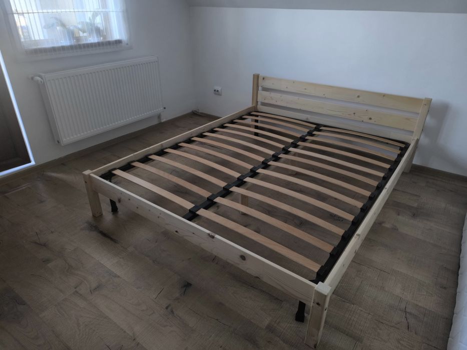 Vând pat dublu cu somiera