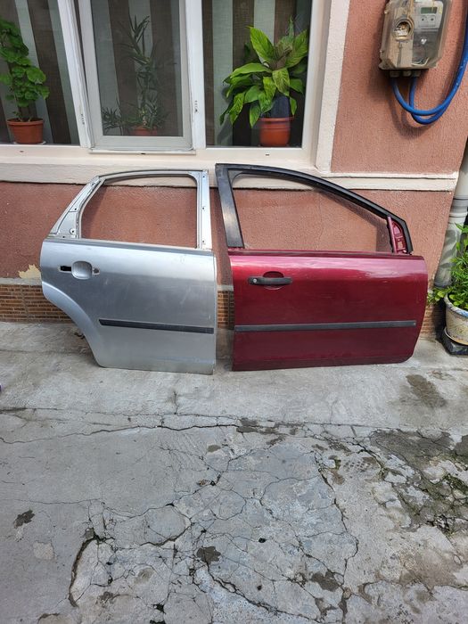 Uși de vânzare pt un ford