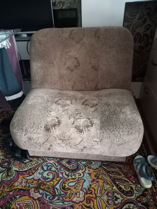 Продам диван 40000тг.