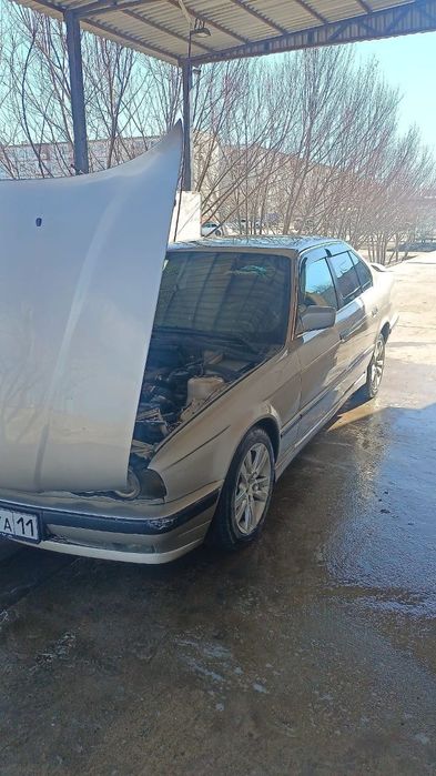 Продам машину  BMW срочно