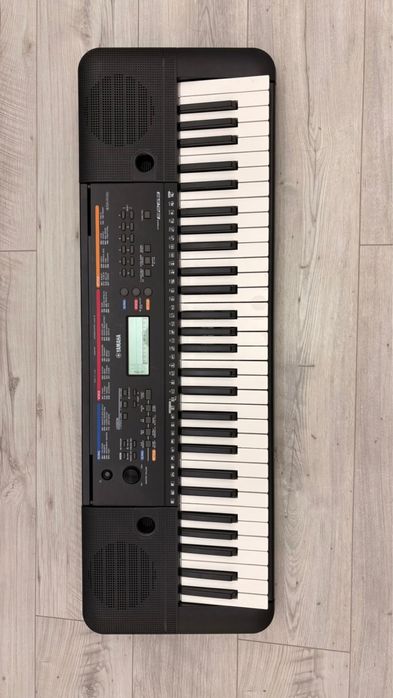 синтезатор Yamaha PSR-E263