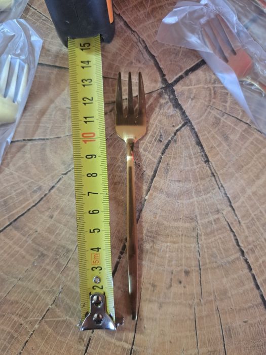 6 бр. десертни вилици,златни вилички