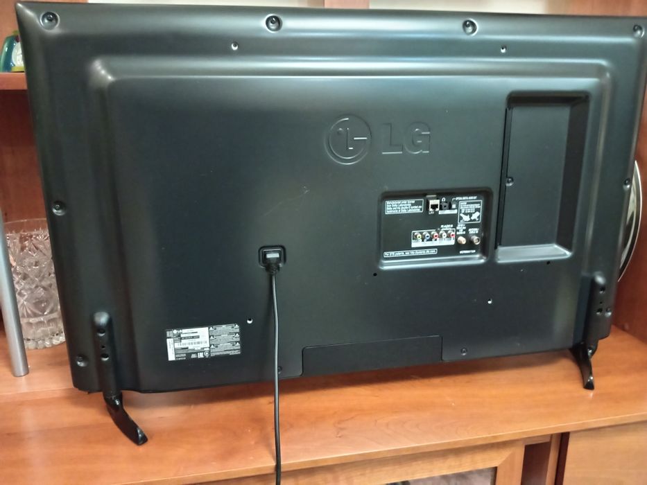 телевизор самсунг  смарт 42LF653V-ZC