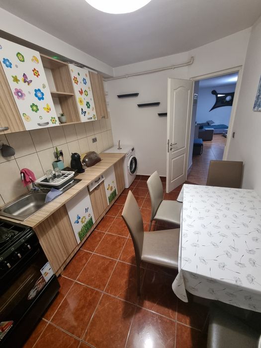 Vand mobilier apartament întreg  + electrocasnice