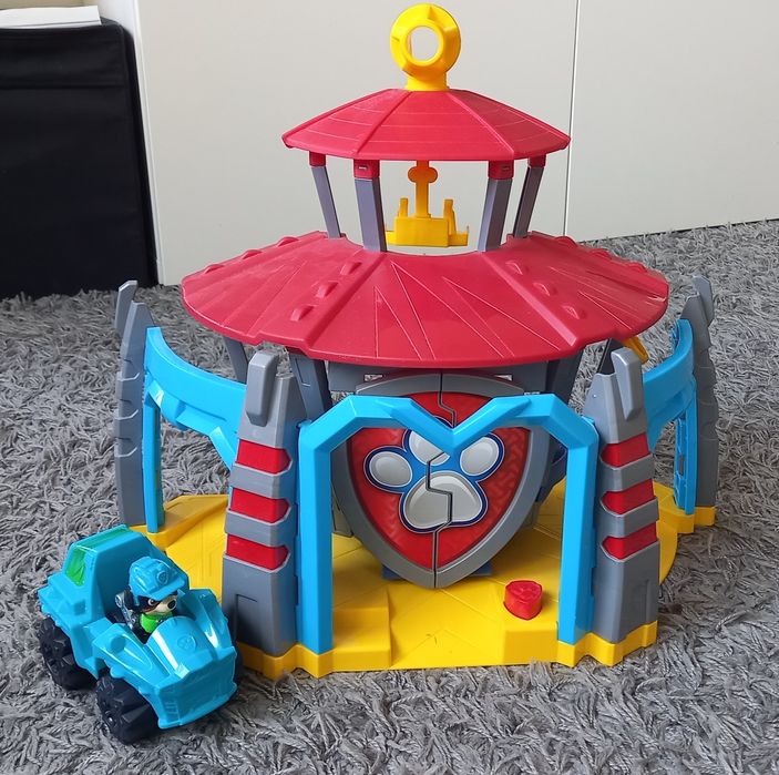 Paw patrol камион, дино база