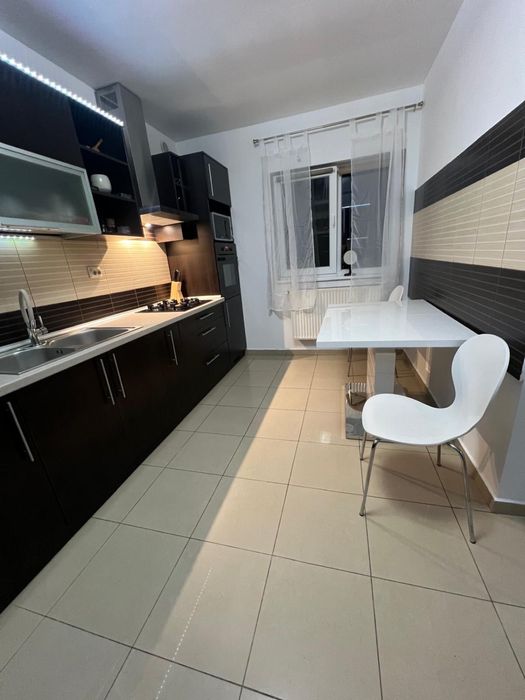 Vand casa in triplex utvin la principala