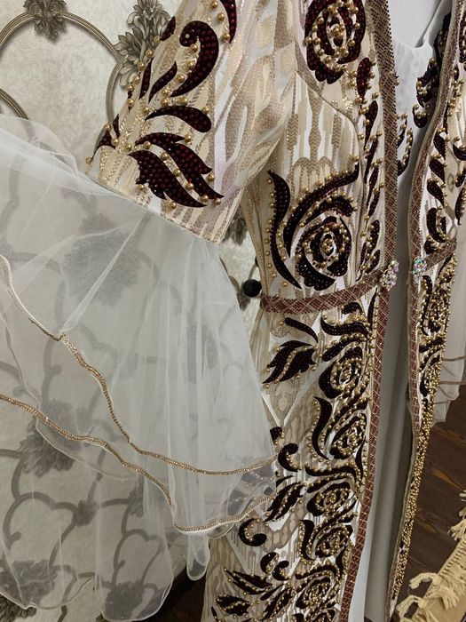 Продаю ансамбль национальный