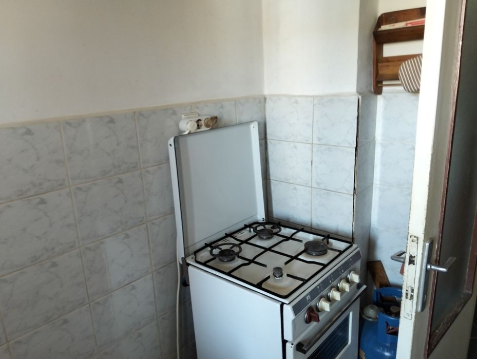 Vând apartament 3 camere PB et.3/4 str.Sovata, Rogerius.