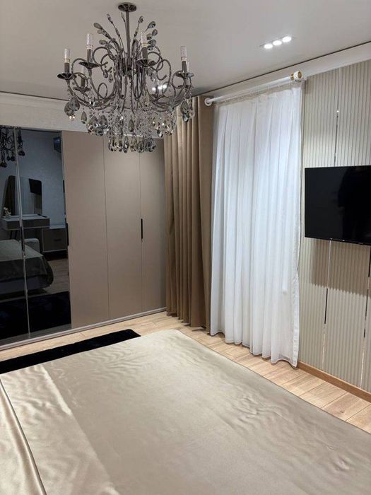 Высокопотолочка Чиланзар 1 КВ 2 комнатная квартира продаётся ,торг