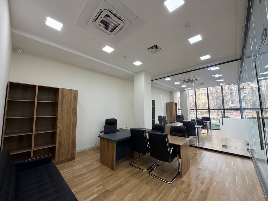 Срочно аренда офис Учебный центр Showroom с мебелью метро Айбек