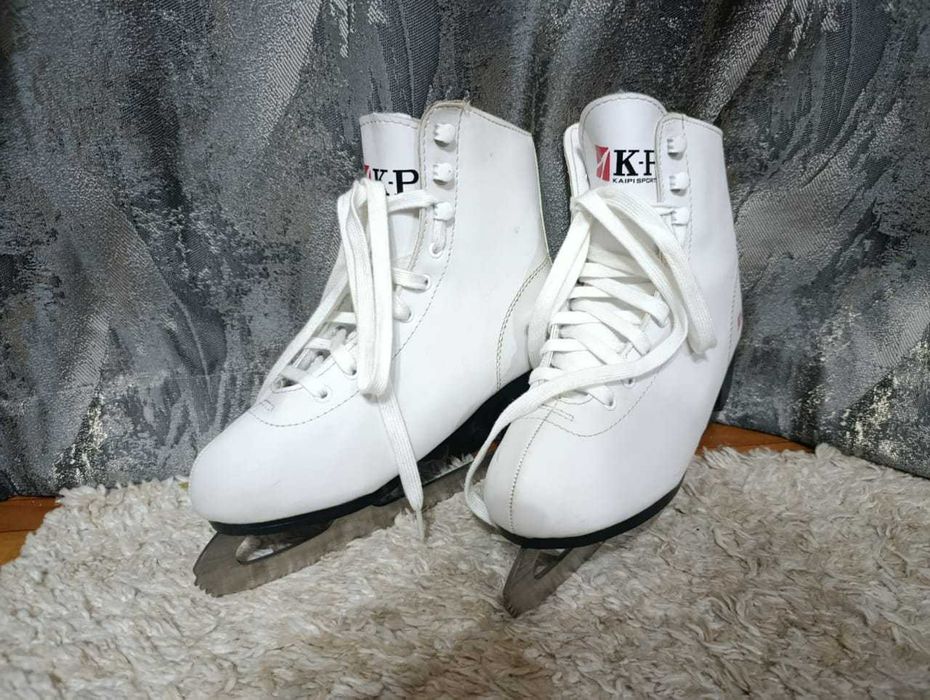 Продам коньки (б/у, почти новые)