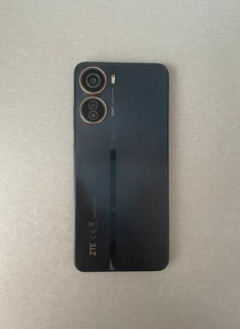 Telefon ZTE blade v40 design -piese placa buna /display spart