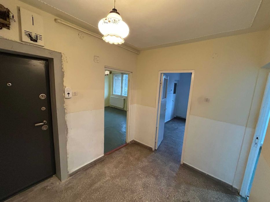 Apartament 2 camere decomandat – de vânzare