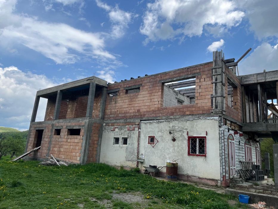 Vand teren cu constructie