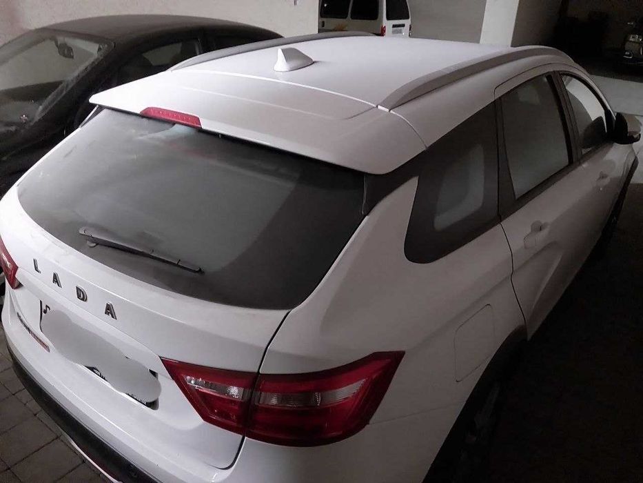 LADA Vesta SW Cross 2021 г.в., вариатор, пробег 7400 км, белая.