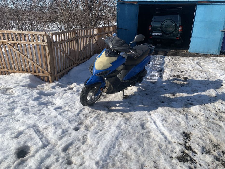 Продам скутер 150 кубов
