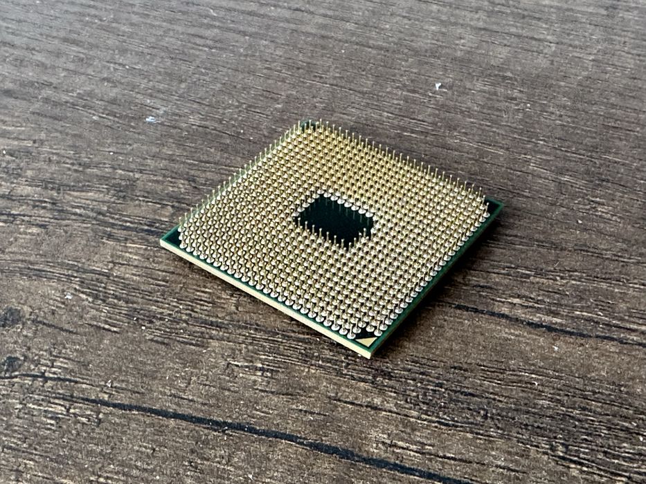 Процессор AMD A8-3500M  Socket FS1 4 Ядра / 4 потока