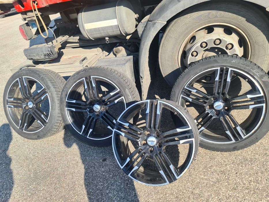 Geante cu cauciucuri r22 275/40
