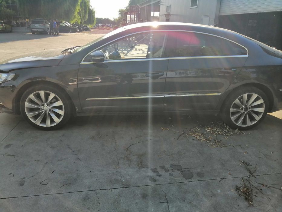 Dezmebram Volkswagen CC