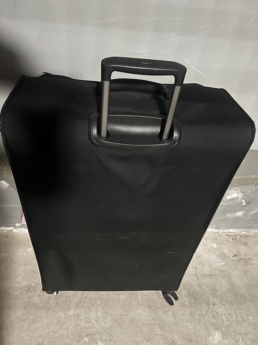 Чемодан большой XL размером