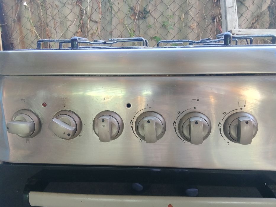 Продам газовую плиту