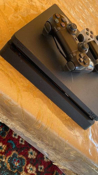 Playstation4 сотилади состояниси зур хамма жойи ишлайди.