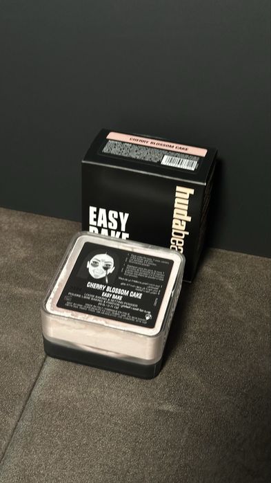 Huda Beauty Easy Bake Cherry Blossom Cake 20g nouă, nefolosită