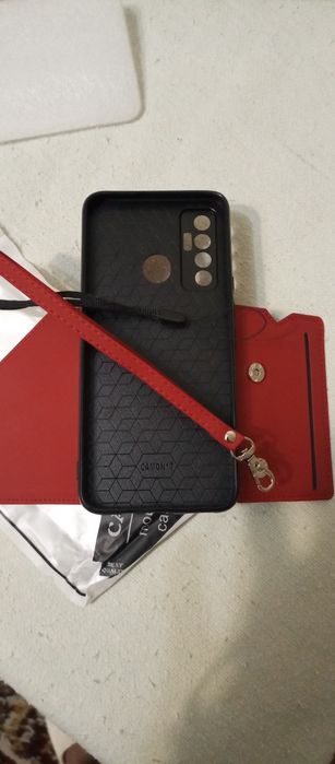 Продам чехол на Tecno Camon 17, новый