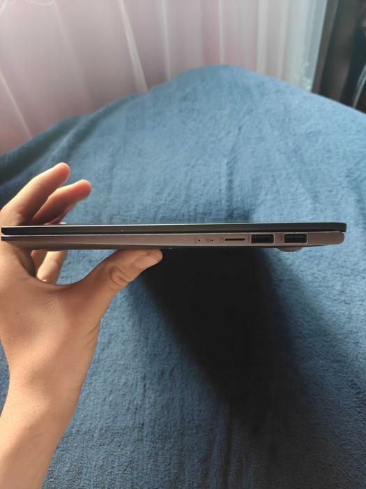 ASUS VivoBook S14