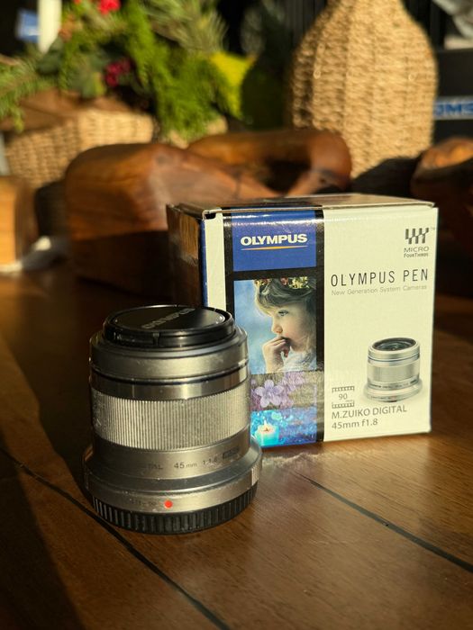 Продавам фотоапарат Olympus OM-D EM-1 M2 с обективи