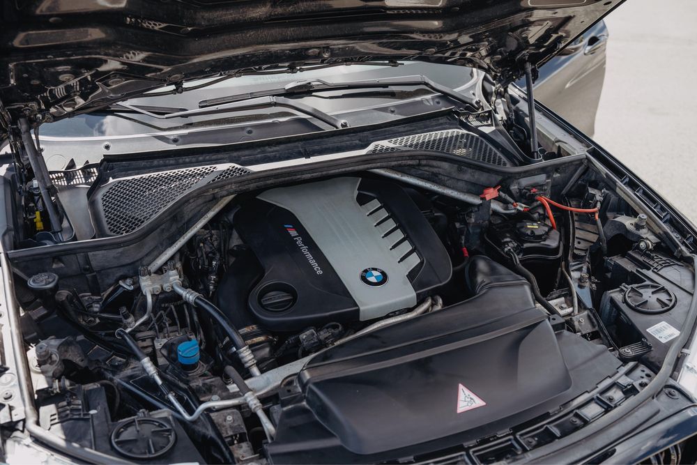 Autoturism BMW X5 M50D