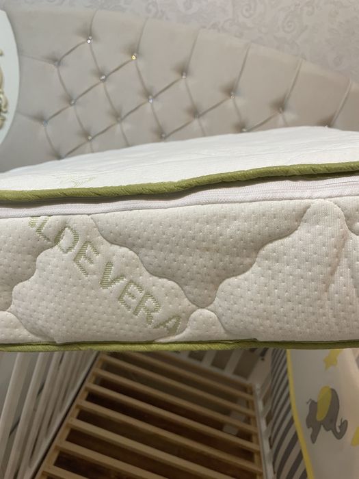 Patut si saltea din lemn masiv cu laterala culisabila 120 x 60 cm