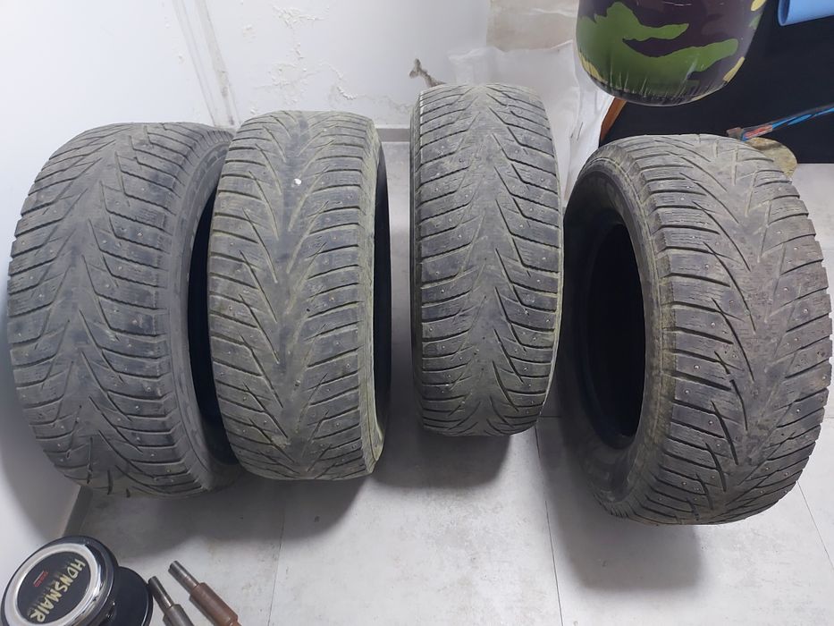 Шины зима шипованные.