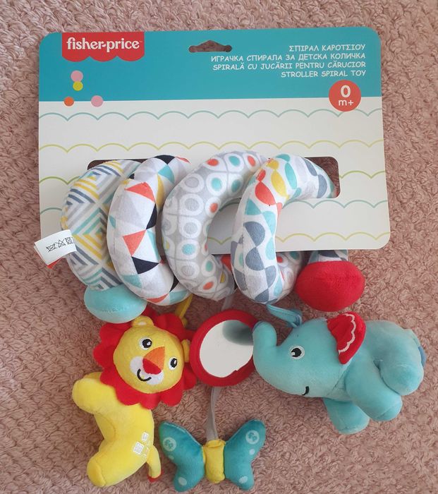 Бебешки дрешки и играчки