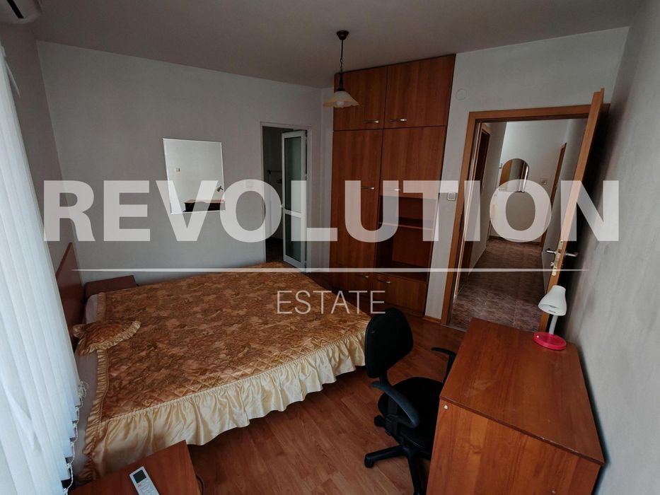 Дава се под наем Тристаен апартамент в Пловдив, Младежки Хълм - 130 кв.м за 600 € - Снимка #16