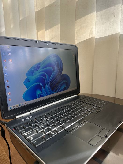 Laptop Dell Latitude E5520 i7 quad core 12GB RAM SSD 256GB Windows 11 Pro