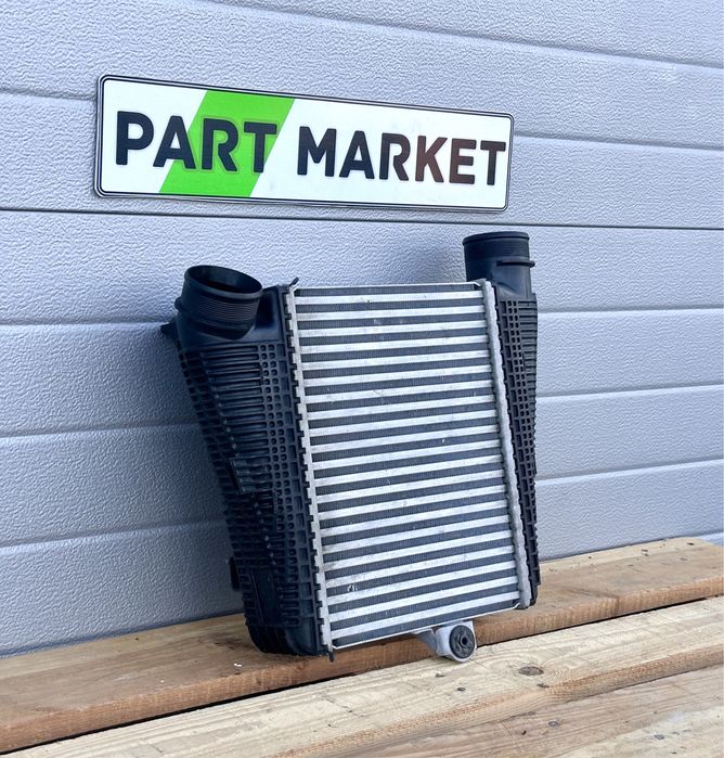 Десен интеркулер AUDI A8 D5 3.0TFSI 4N0145806H