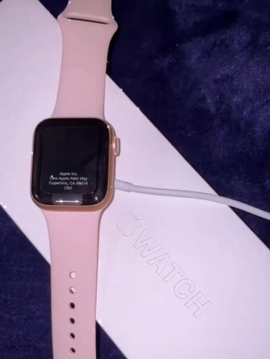 Apple Watch Series 6 40 mm Rose Gold + 5 ремешков