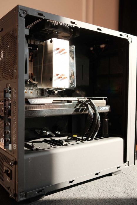 Гейминг компютър XFX Radeon RX7800XT + Ryzen 3600 + 32GB RAM