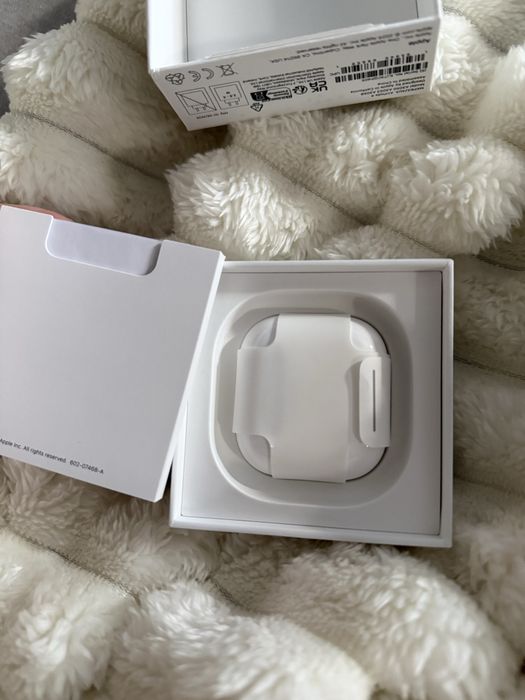 Нови Airpods 4(без ANC)