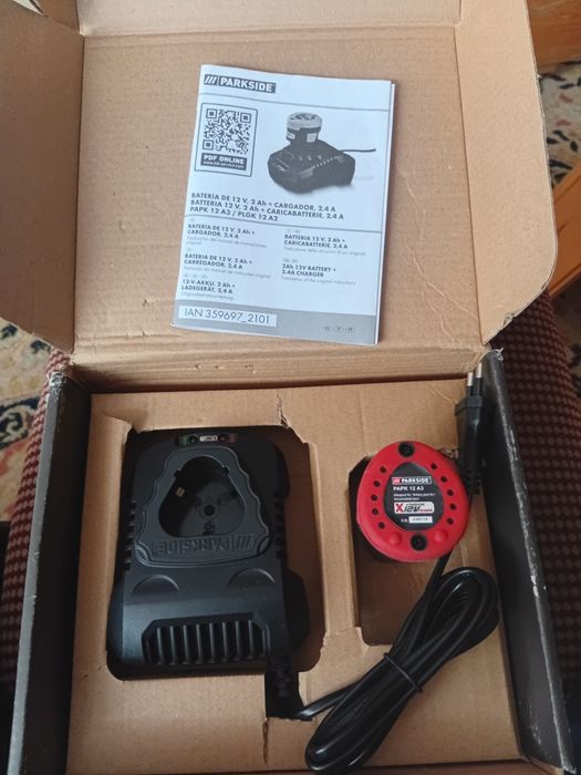 Incarcator si acumulator parkside