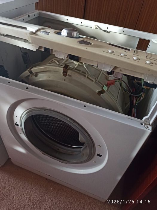 Продам посудомоечную машину Indezit