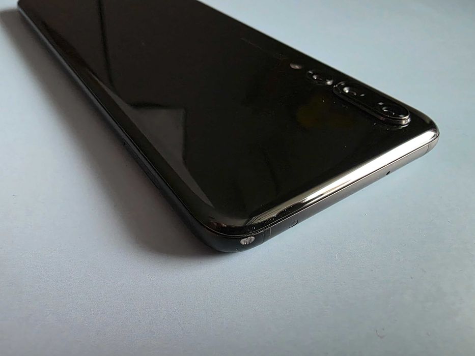 Huawei P20 Pro 6/128 GB компактен 6.1" екран Google Services ЗАПАЗЕН