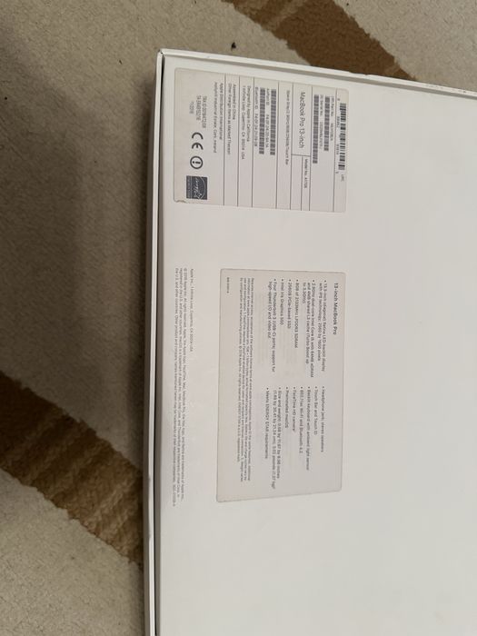 Продавам macbook pro 2016 touchbar A1706 с проблем!!!