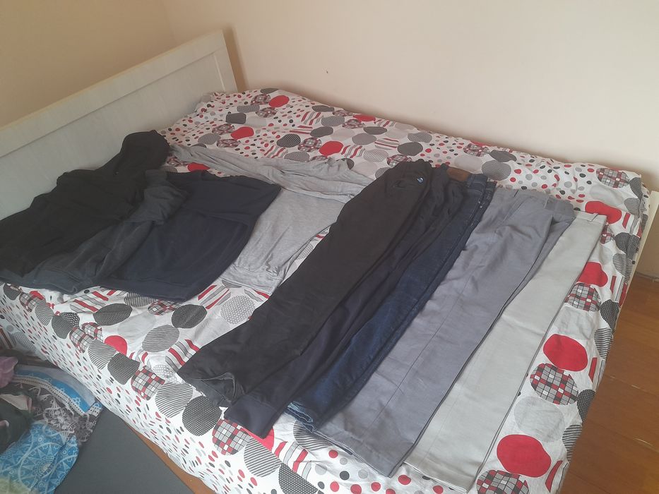 Целый большой пакет одежды