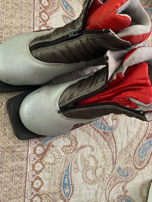 Ботинки для лыж 2000 тенгеенге