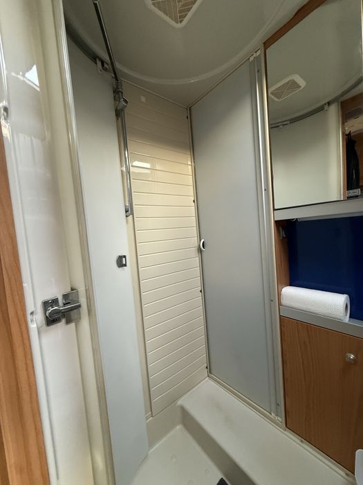 продавам кемпер Burstner Aviano автоматик