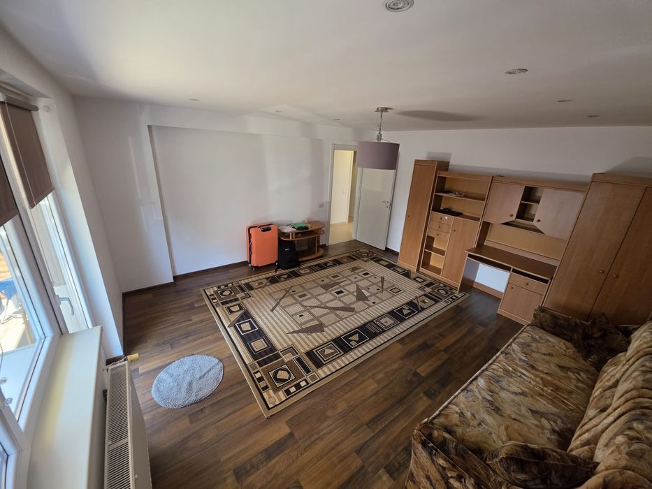 2 camere de închiriat