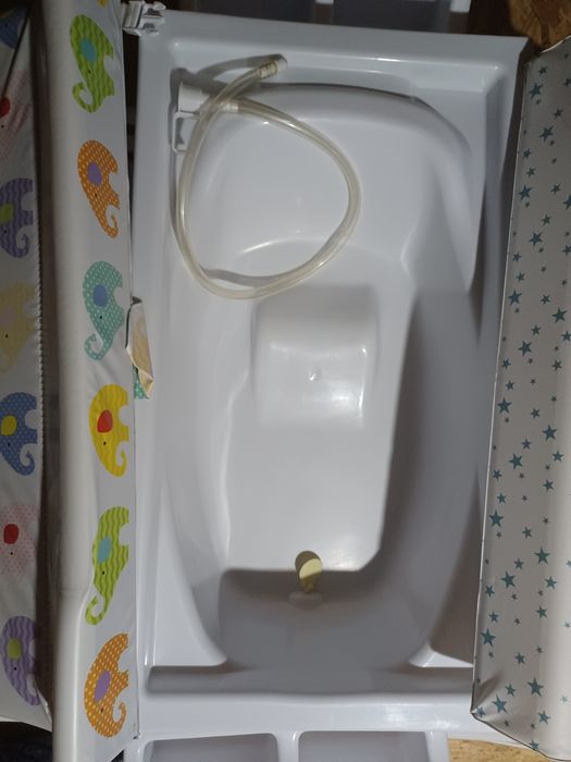 Cadita baie+suport+2 mese infasat+2